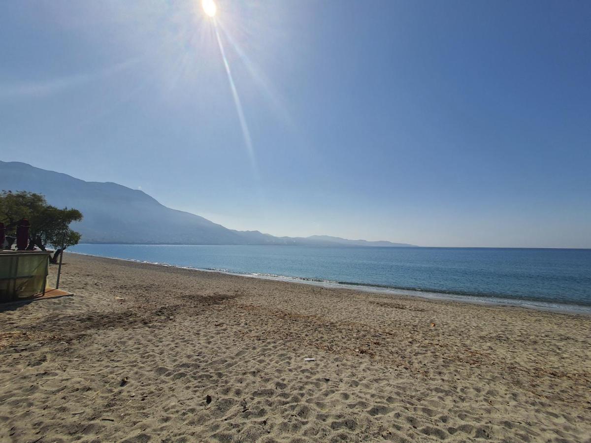 Seaside Beach Apartment Kalamata Exterior photo